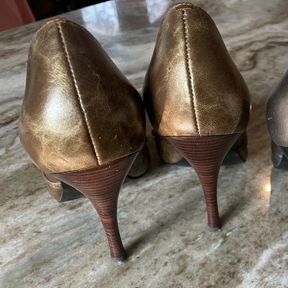 Carlos Santana Chainber Heels - Gold - Picture 5 of 8